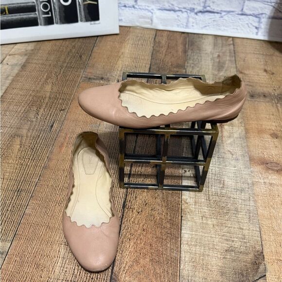 Chloe Pink Scalloped Leather Lauren Ballet Flats Size 38.5
Size 8.5 US - Picture 1 of 13